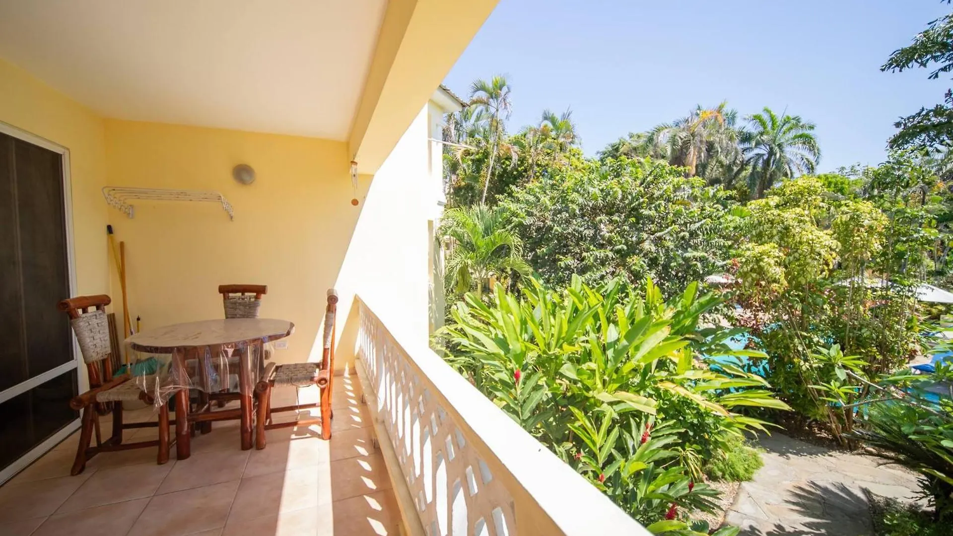 Room In Guest Room - 2Br Caribbean Condo In Cabarete Center Доминиканская Республика